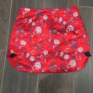 Beautiful mini skirt satin feel size small